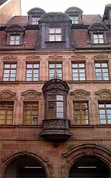 Spätbarocke Fassade (Adlerstr. 21, 1729)